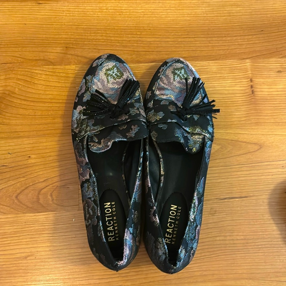 Kenneth Cole Flats